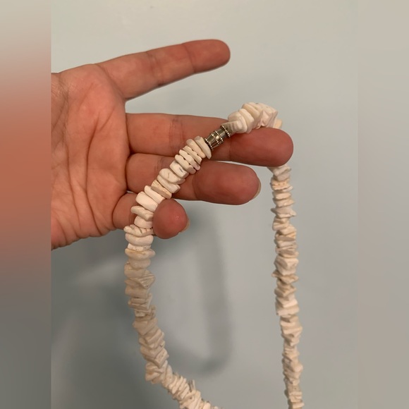 3 Puka necklaces - Picture 7 of 9